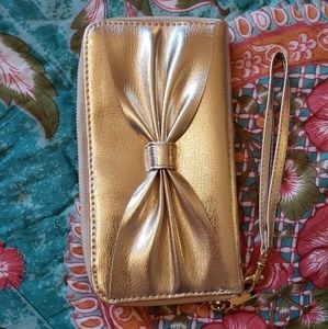 Gold clutch/wristlet